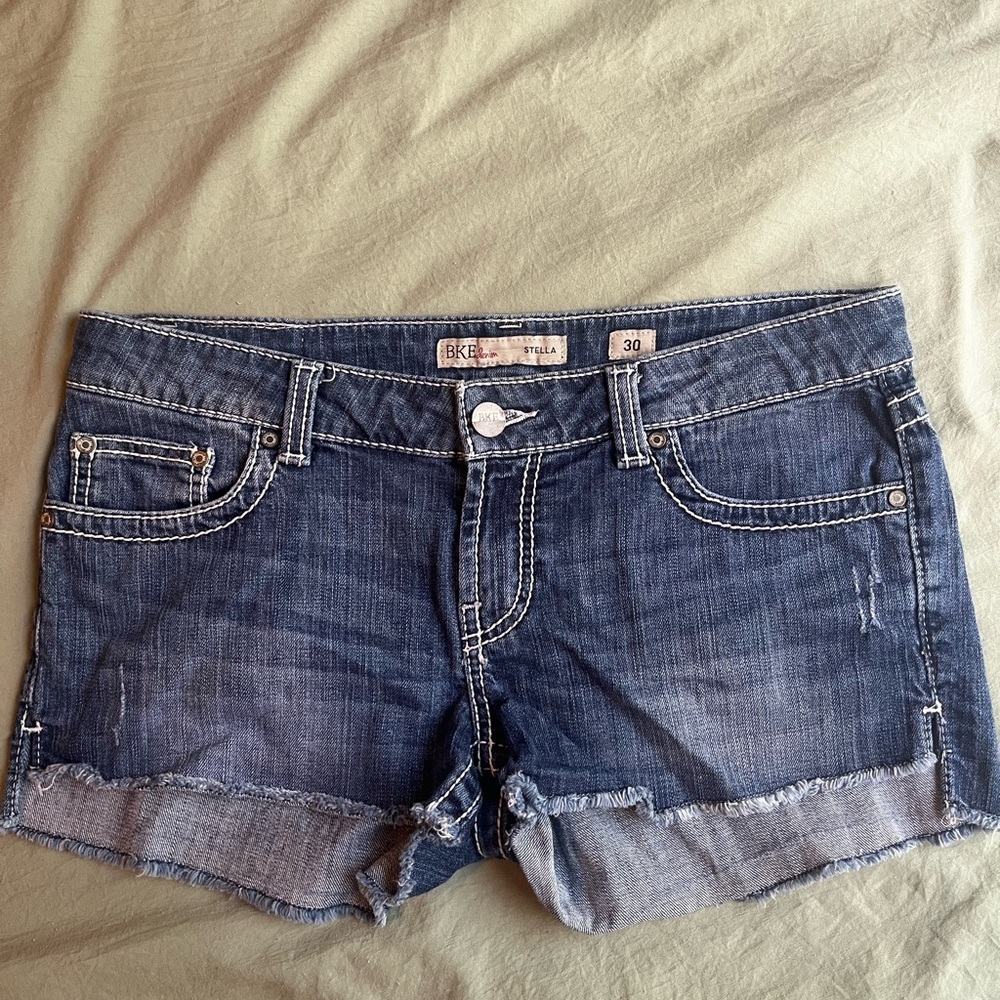 Vintage Y2K BKE Stella Low Rise Denim Shorts — Size 30!!